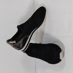 2/$25 04400 Johnson & Murphy black Kid Suede Jodi Stretch loafers 9